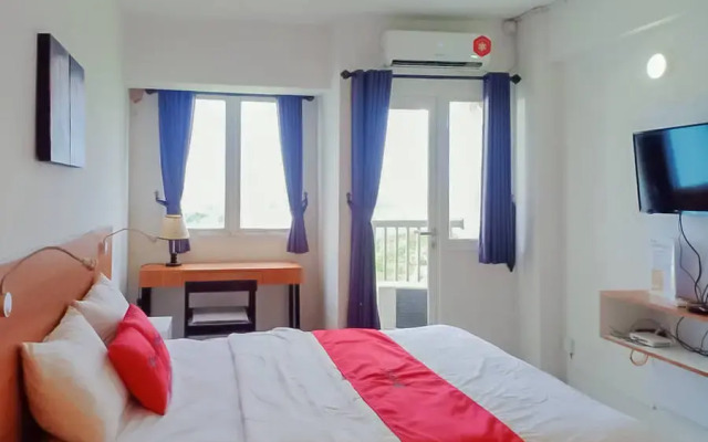 RedDoorz Apartemen @ Grand Sentraland Karawang