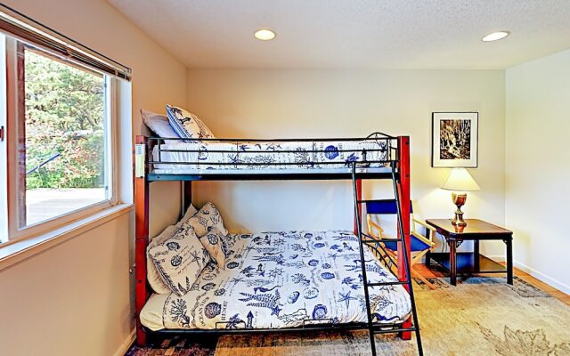 5870 Cloverdale - 4 Br Home