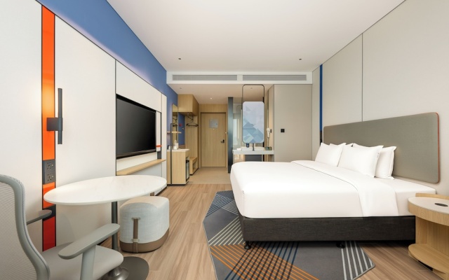 Holiday Inn Express Qinhuangdao Haigang By IHG – Guest Rooms – Qinhuangdao
