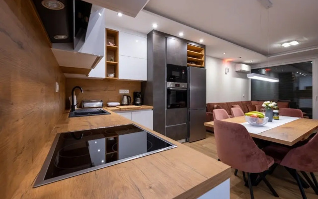 Exquisite and Stylish Apartment Trogir