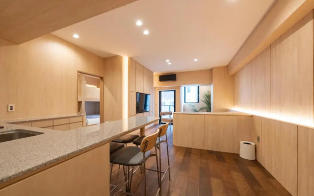 Uh Suite Namba Station