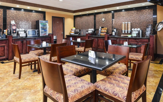 Best Western Plus Midwest Inn & Suites