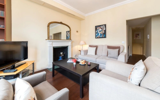 A Place Like Home - 2 Bedroom Apartment in Chelsea