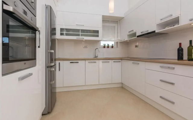 Stunning Apartment in Vir With 2 Bedrooms and Wifi