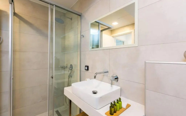 Villa Daphne-Naiades/ 2 bedrooms,luxury,beachfront