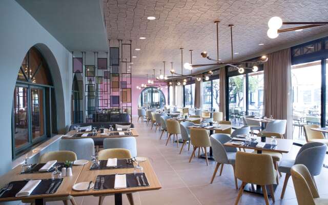 Dolce Athens A tica Riviera Hotel