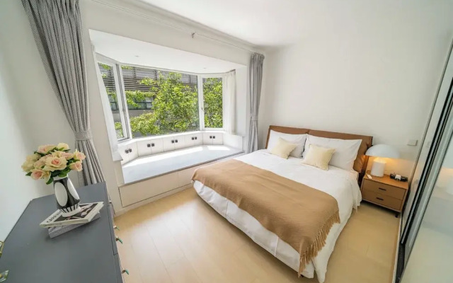 Tyms Bright 2BR 1BA Apt Xuhui Center