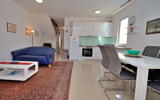 Claudia 1 Ra anj in Ra anj