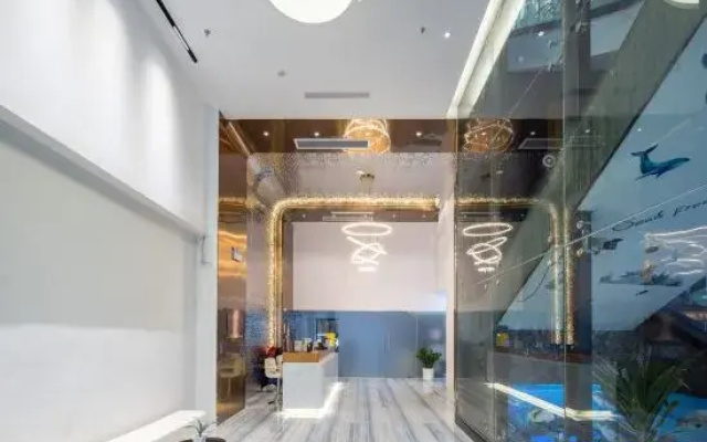 Sanya Yicheng Hotel (Jiefang Road Pedestrian Street)