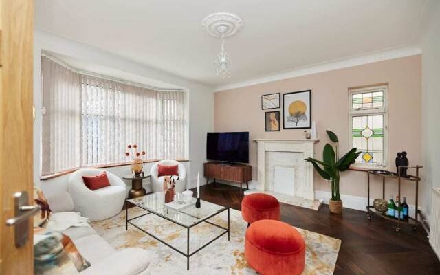 The Redbridge Sanctuary - Spacious 3bdr House With Garden