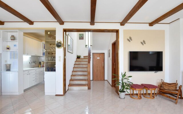 Beautiful Home in Kastel Sucurac With 3 Bedrooms, Wifi and Outdoor Swimming Pool