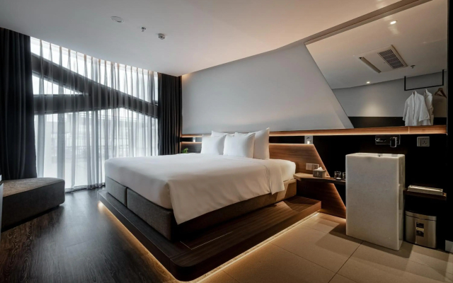 Draco Hotel & Suites