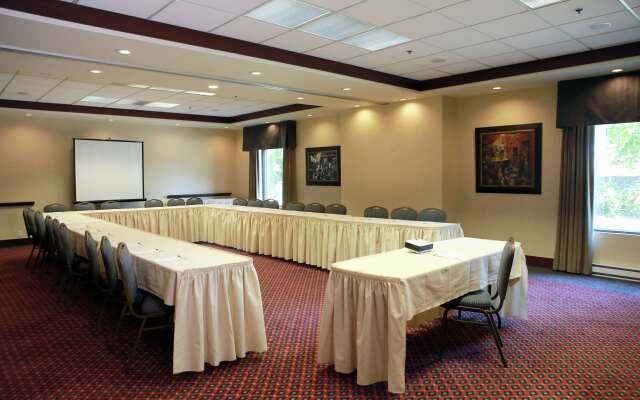 Hampton Inn & Suites by Hilton Laval