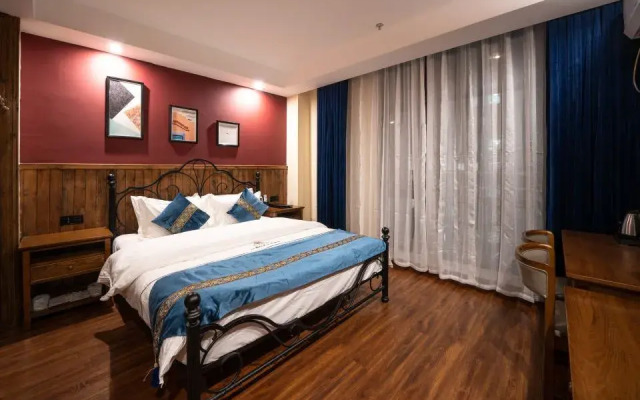 Sunshine Hotel 1st Road (Altay Emerald Bay)