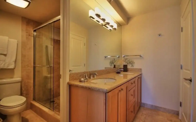 Royal Kahana #911 2 Bedroom Condo by RedAwning