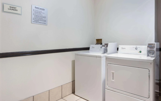 La Quinta Inn & Suites by Wyndham Columbus West - Hilliard