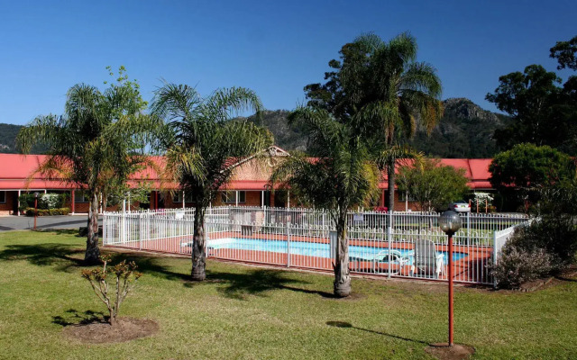 Gloucester Country Lodge Motel
