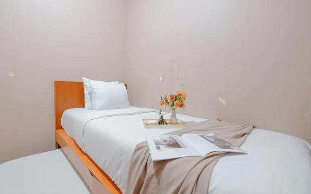 Modern 2BR Apartment for 4 Pax at Springlake Summarecon