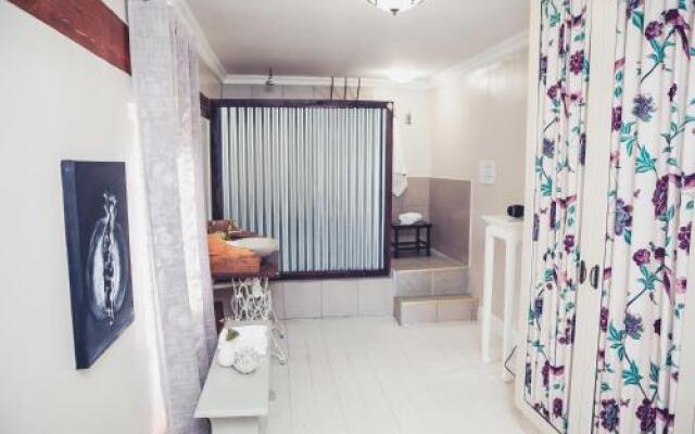 Station House Simondium