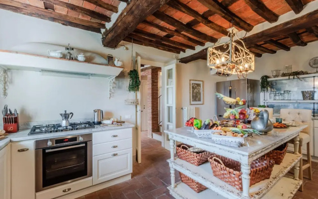 Villa Lina in Lucca With 4 Bedrooms and 3 Bathrooms