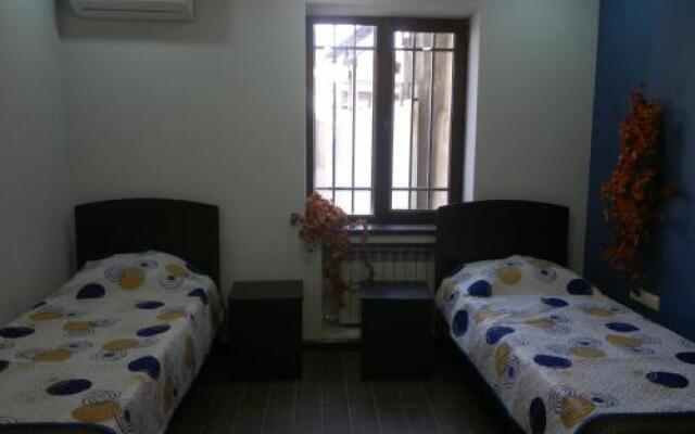 AskHouse