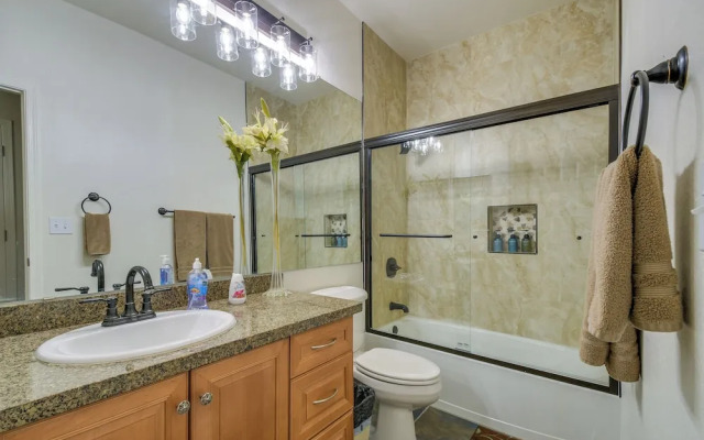 12 Mi to Old Town: Condo w/ Pool & Balcony!