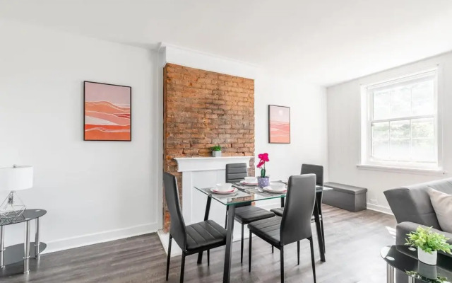 2BR Apt w Netflix - Close to Parks Shopping