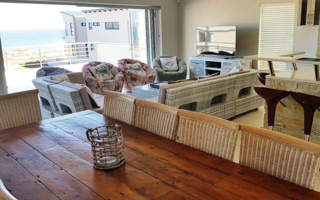 Seasons of Serenity, Langebaan 8-sleeper