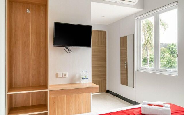 RedDoorz near Lippo Mall Puri
