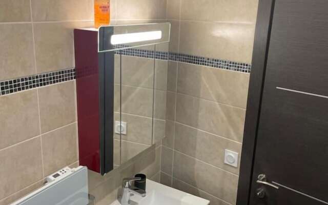Appartement Confort Equipe Au Coeur De Beziers (Adults Only)