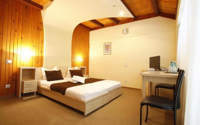 Roberto Hotel