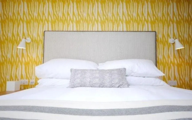 Seaview Holidays - Salterns Village