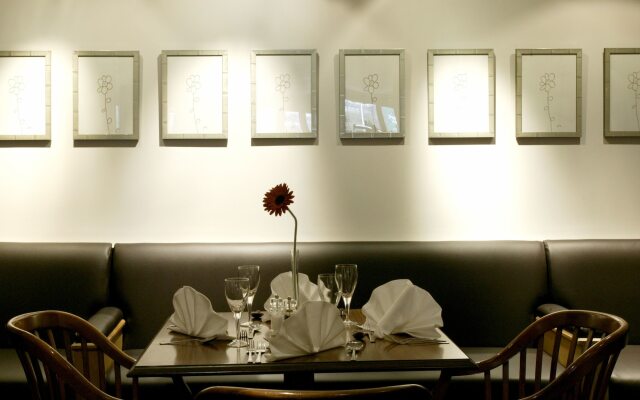 Holiday Inn Leeds Wakefield M1 Jct.40 by IHG