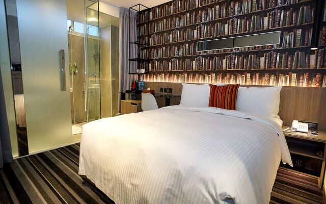 Urban Chic Inn