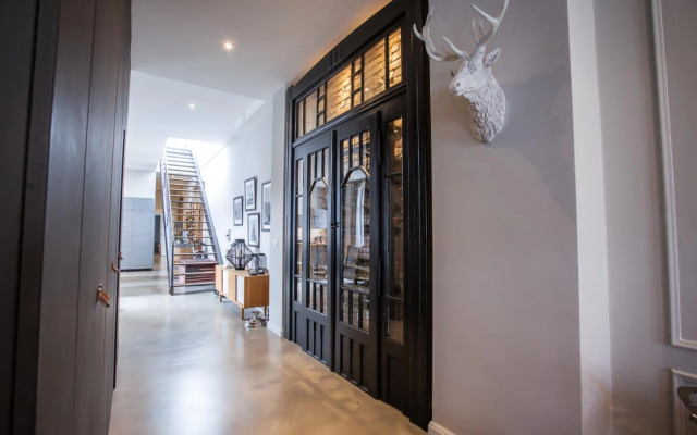 200m2 Splendid Downtown Flat with 75m2 Gergious Terrace