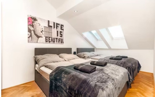 Designer Apartments - Near Reumannplatz