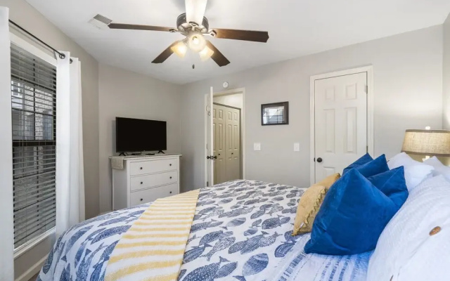 Lakefront Paradise at the Pointe