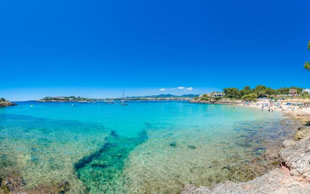 M&M - Apartment with sea views in Portocolom. Free WiFi