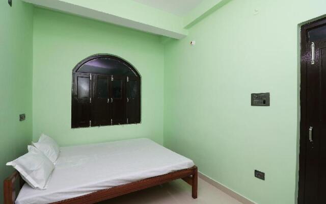 SPOT ON 41904 Hotel R.r Palace