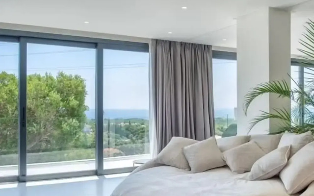 Sunrise Villa Marbella by Lodgerstrip
