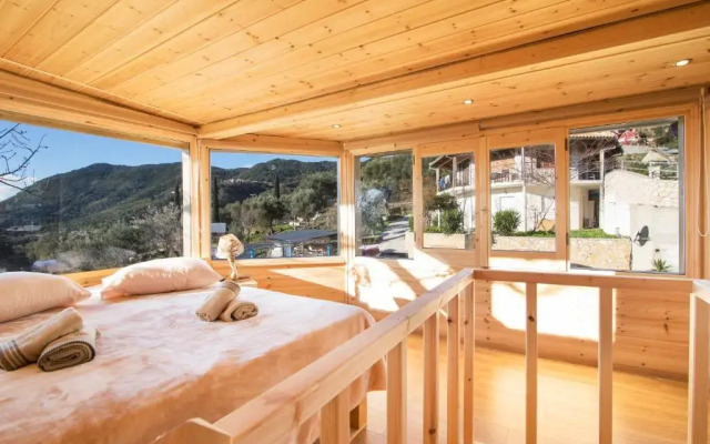 Romantic Tree House