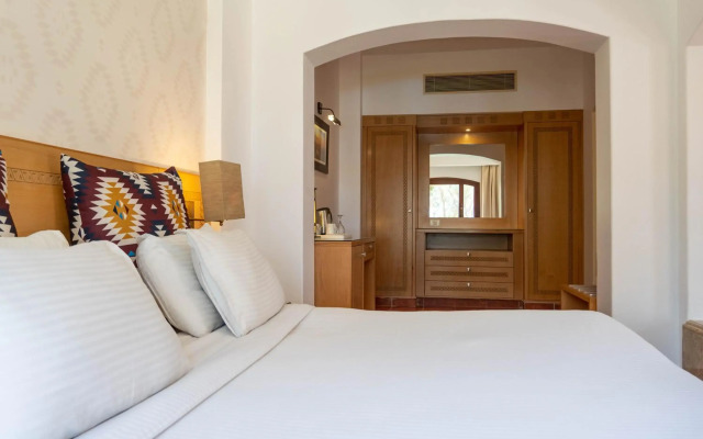 Tamra Beach Resort
