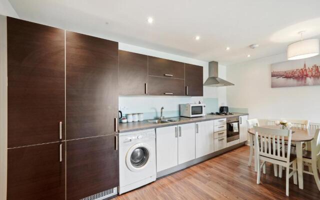 Clarendon Heights - Stylish Two-Bedroom Apartment
