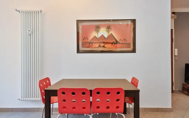 Vanchiglietta Colourful Apartment