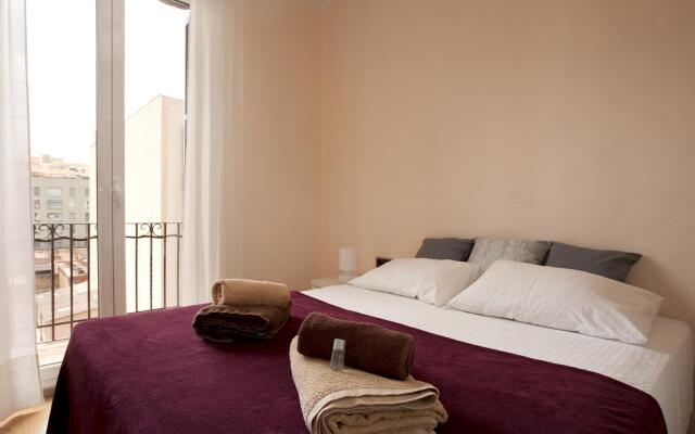 DONNA · Donna's Residence · Low-priced, Super Reviewed Apartment