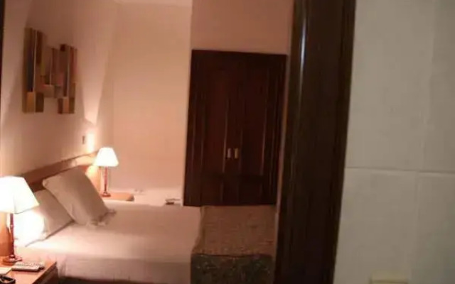 Hostal Gran Via Levante