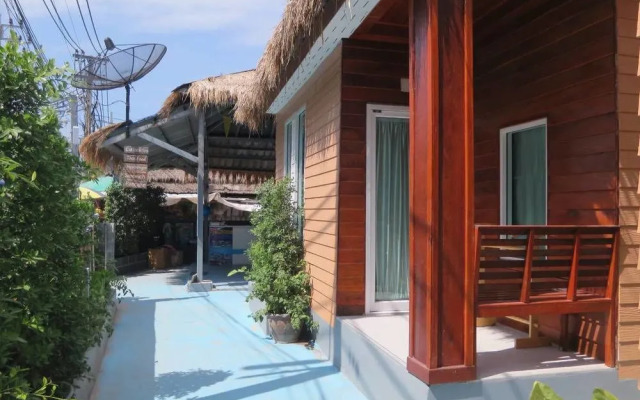 The Noi House and Restaurant Sunrise