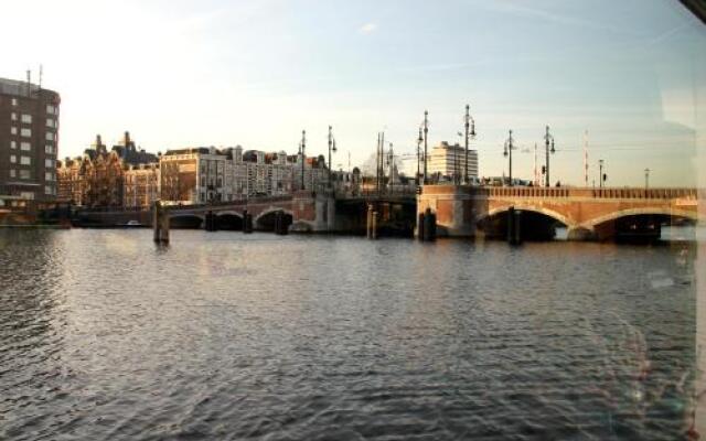 Houseboat Ark Van Amstel