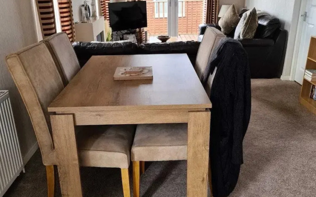 Captivatingly Stunning 2-bed Cabin in Bridlington
