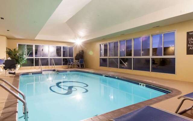 Comfort Suites Tulsa Central